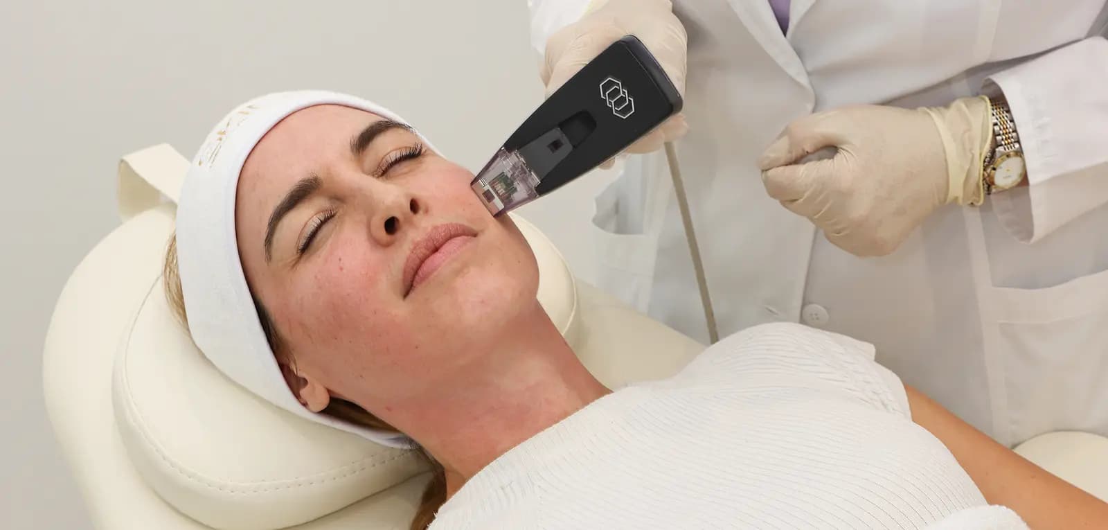 Face Contouring & Lifting